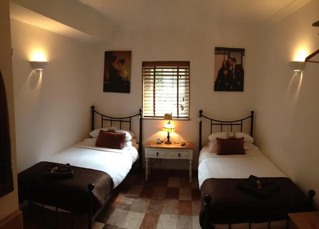 Tanglewood Gatwick Bed & Breakfast Crawley
